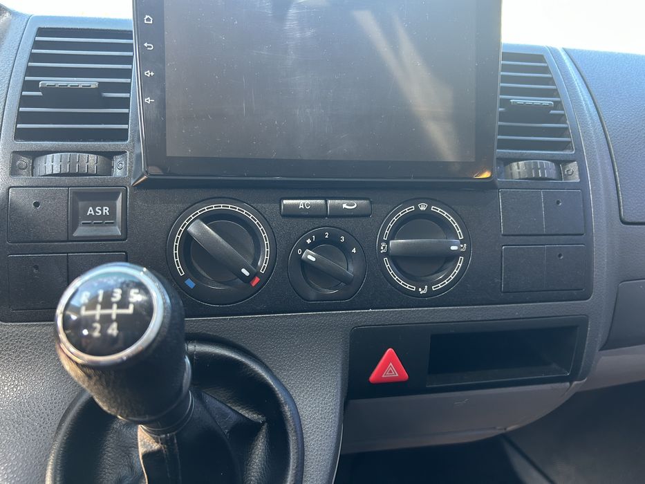 Продам авто VOLKSWAGEN T5 пасажир