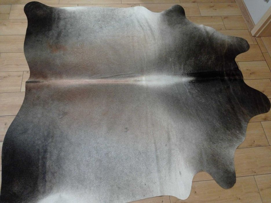 Dywan SKÓRA BYDLĘCA czarno-szaro-beżowa Krowa naturalna UNIKAT