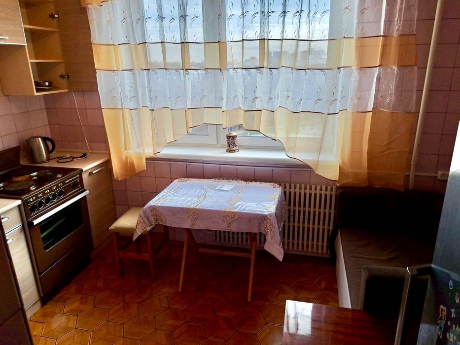 Сдам 1к улучшенку 40 кВ, м. Победа 5мин. Арендаторов с детьми берем.