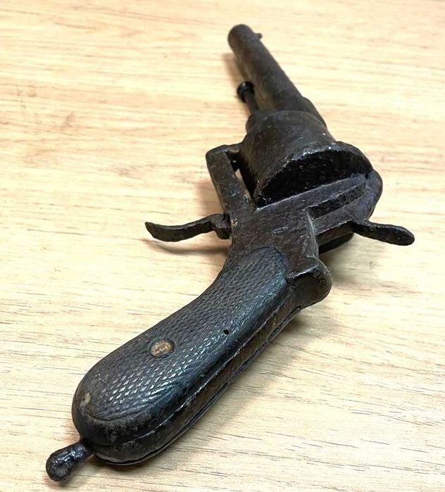 Revolver antigo obsoleto, para coleção