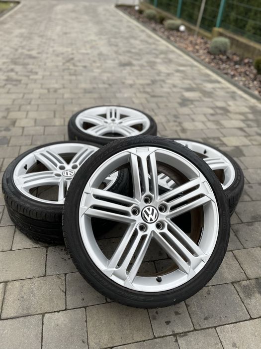 Диски R19 5:112 на Golf R оригінал також стають на Tiguan Passat Jetta