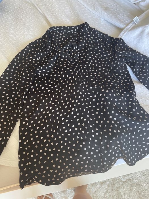 Camisa preta. ZARA. Tipo seda. Tamanho S.