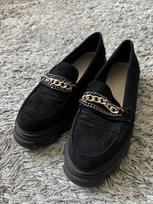 Buty damskie czarne klamerki loafersy mokasyny CCC