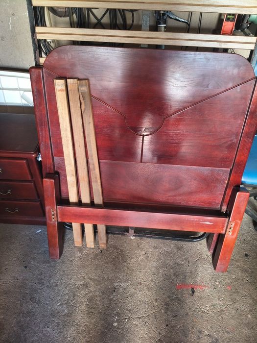 Cama de solteiro em bom estado