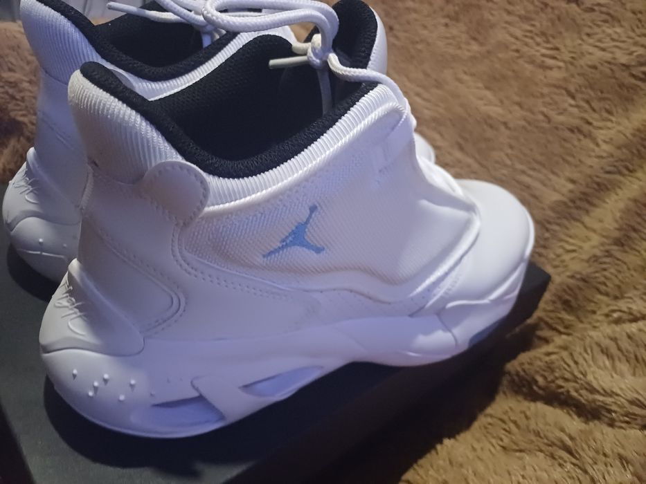 Jordan Max Aura 4 42,5 (novos)