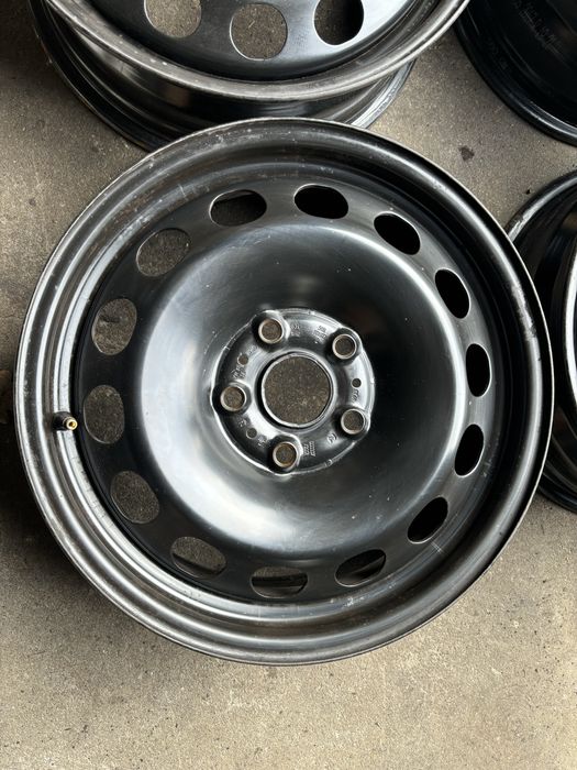 FS235 Komplet felg stalowych 16” 5x112  ET 48