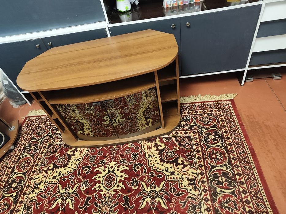 Тумбочка для телевизора