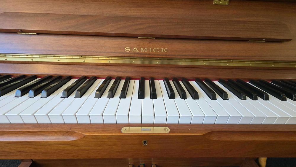 Pianino wyjątkowe  SAMICK SU 118  + ława , nastrojone  gwarancja transport