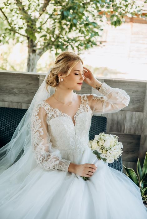 Гарна Весільна сукня