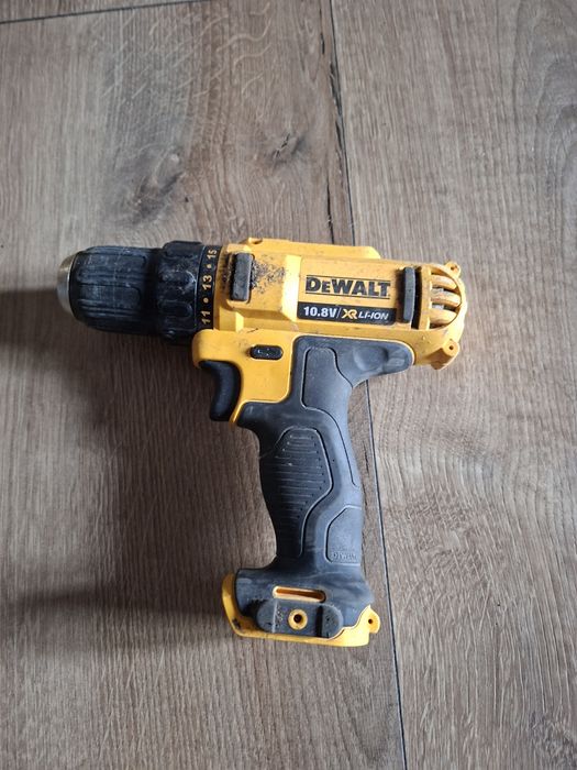 Wkretarka dewalt dcd 710 nie reaguje na baterie