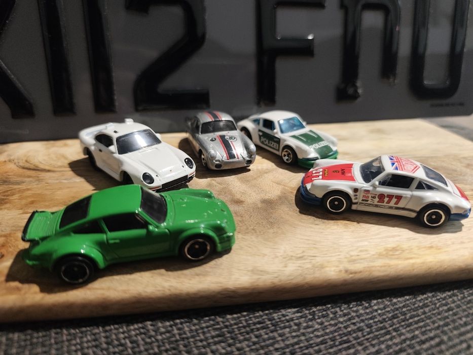 Hot Wheels & Majorette 60 Anos   Como Novos, varias opções.