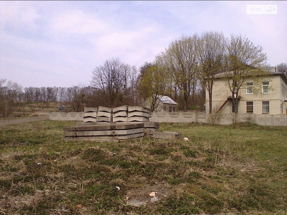 Цегляний будинок під реконструкцію + 24 сот біля траси Київ-Чоп