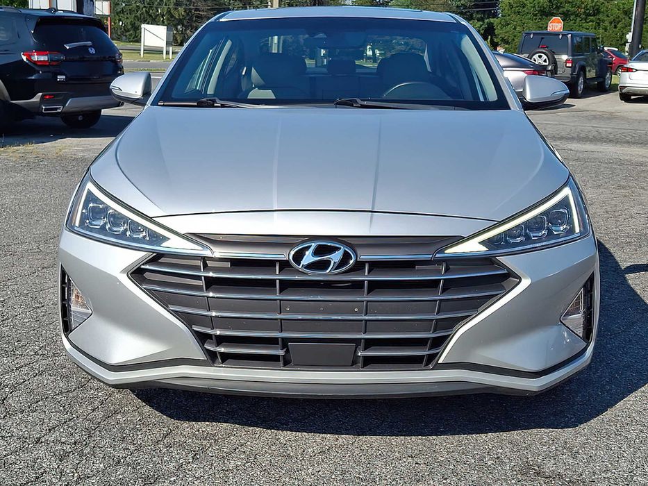 Hyundai Elantra Limited      2019