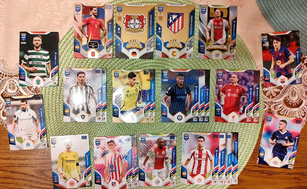 Zestaw 37 kart PANINI - FIFA 365, 2026 rok + mała puszka