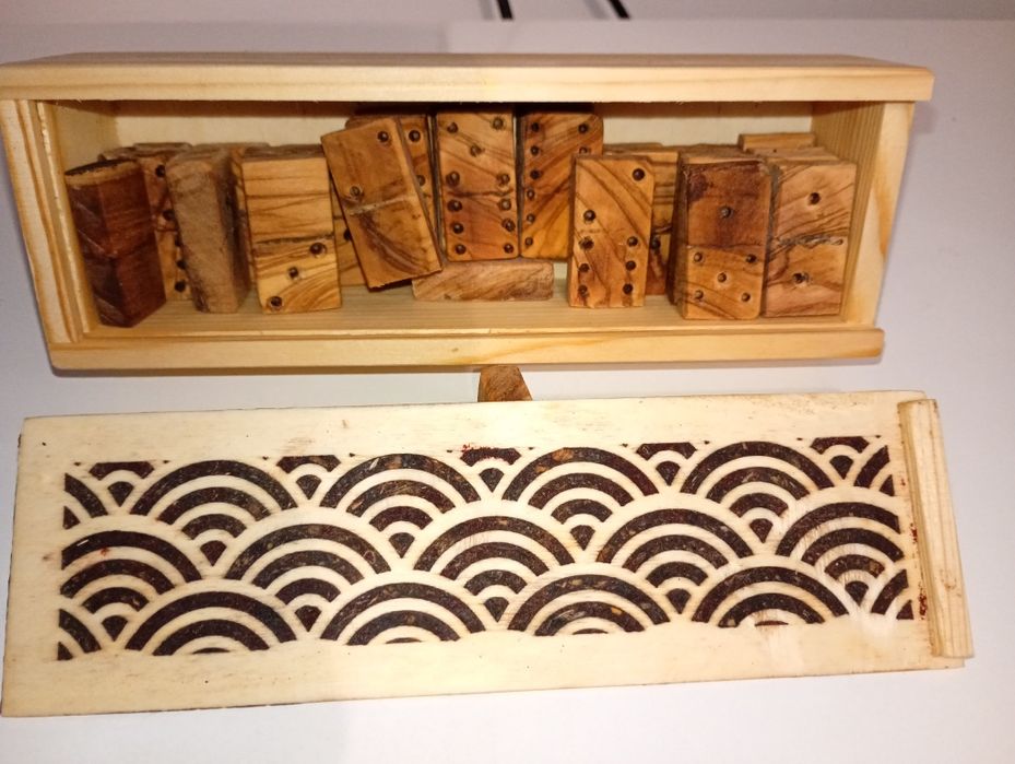 Dominós de oliveira