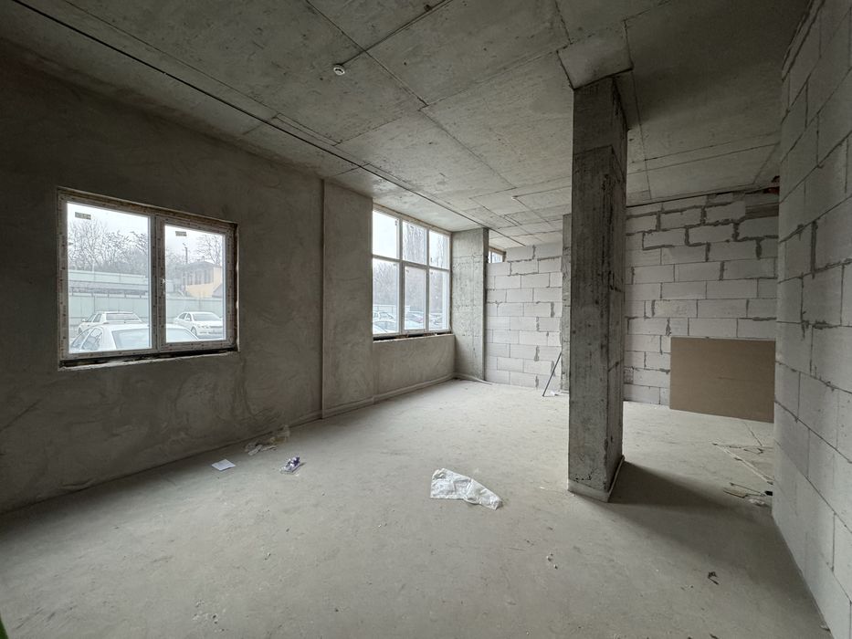 Продається комерційне приміщення.