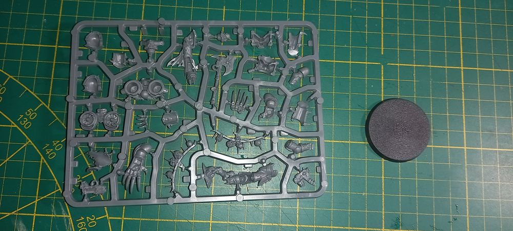 Chaos lord with jump pack warhammer 40 000