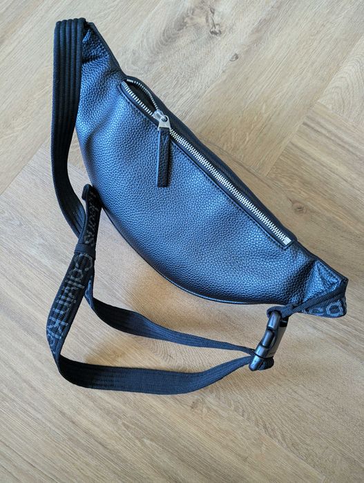 Calvin Klein Jeans Saszetka nerka - czarna