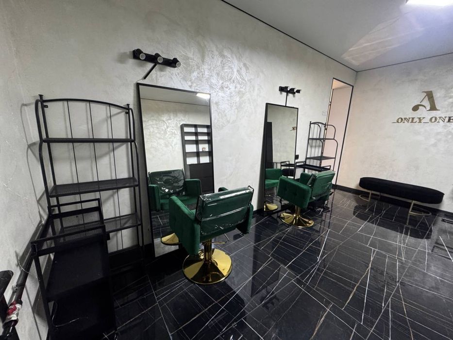 Перукарське гідравлічне крісло / Кресло гидравлическое парикмахерское