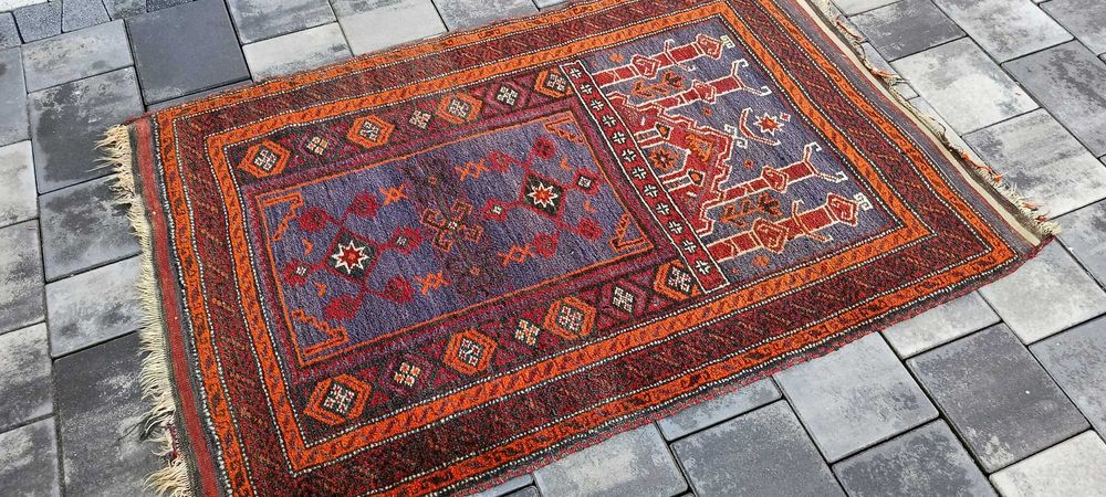 Afgański Dywan Modlitewny BALUCH – Ręcznie Tkany | Wełna | Vintage