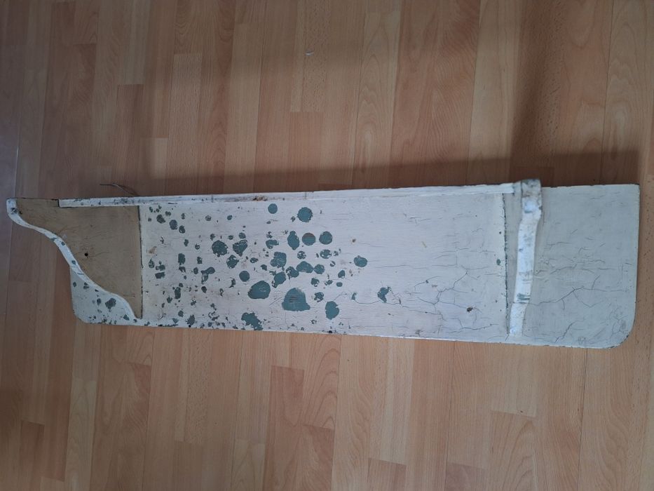 Stara, vintage ręcznie wykonana półka o wymiarach 101 cm na 24 cm. Wys