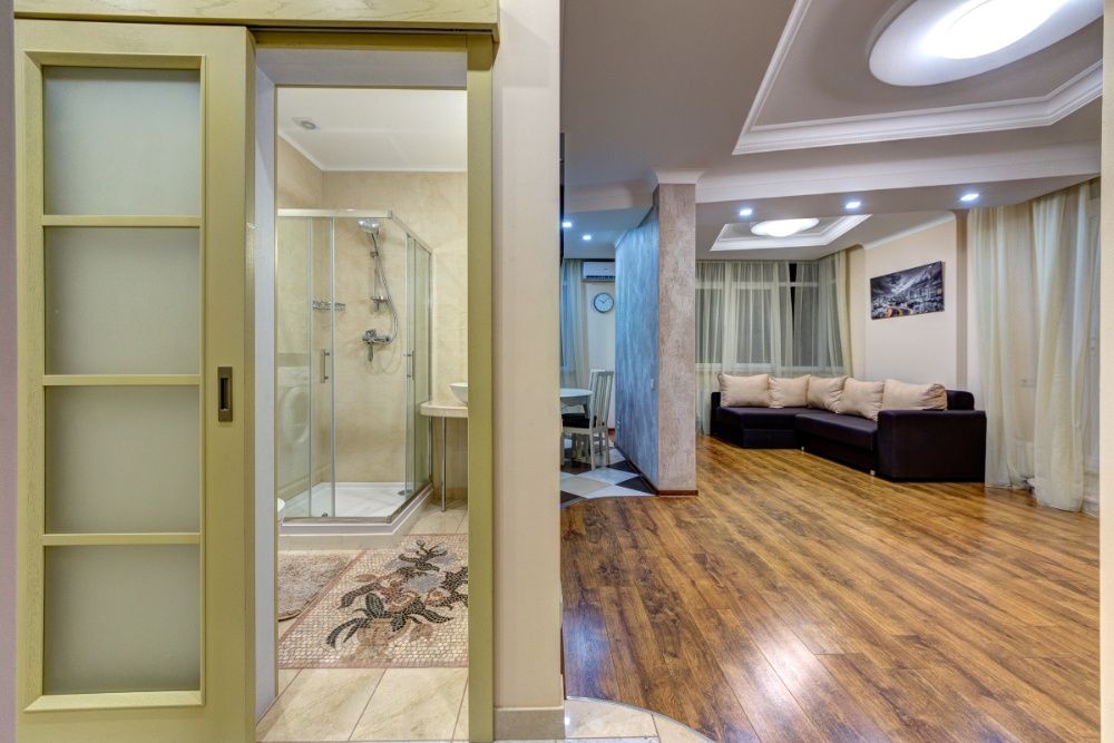 Посуточно 1к апартаменты  по ул. Ломоносова, 46 Голосеевский р-н.