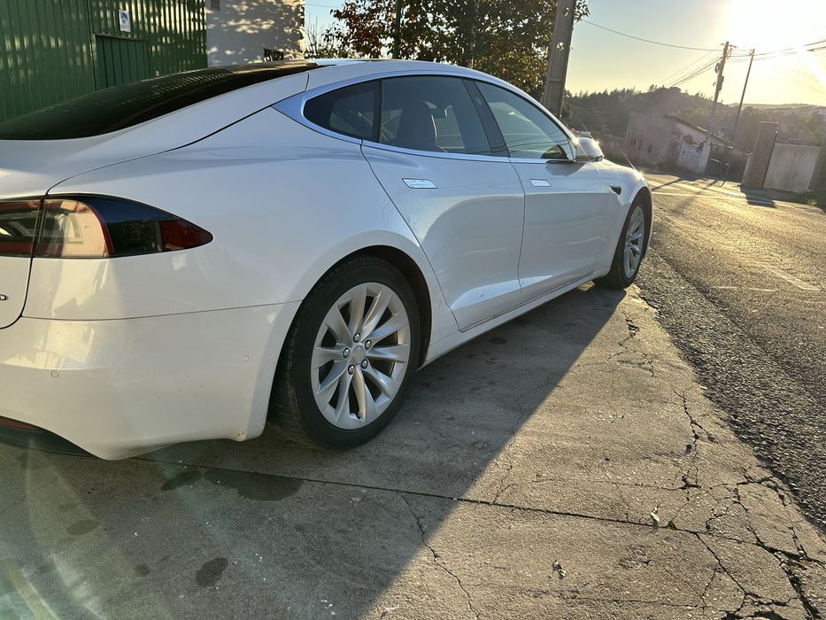 Tesla Model S75D