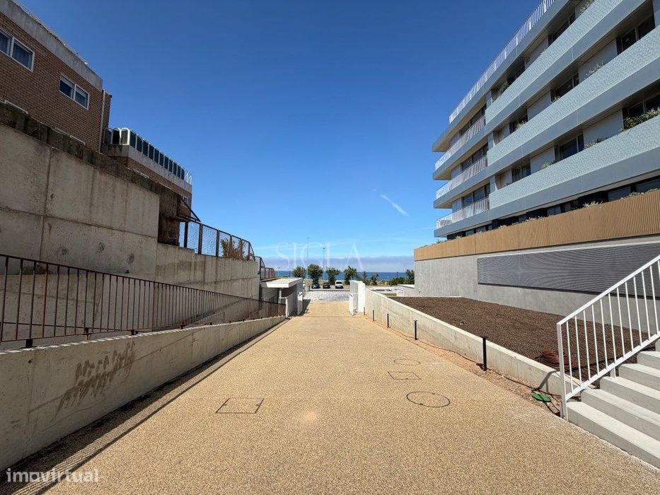 T1 Praia Canidelo em condomínio com piscina ginásio e coworking
