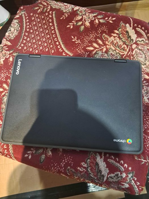 Sprzedam uszkodzony laptop na czesci