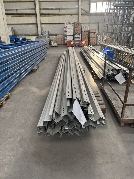 Słup konstrukcyjny, ślizg wyjezdny