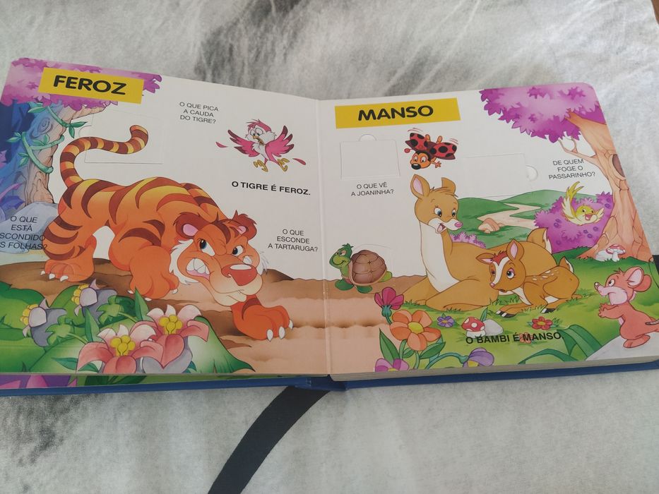 Os Contrários. A partir dos 3 anos.