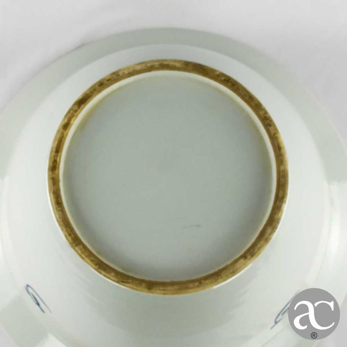 Bacia em porcelana da China, período República