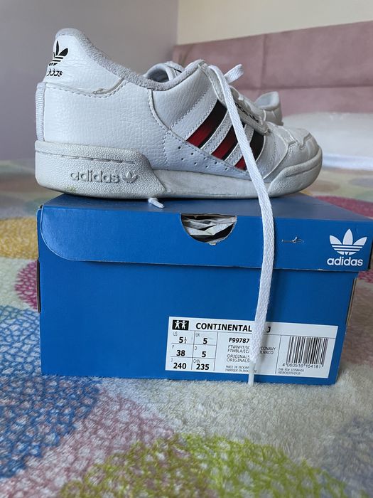 Sapatilhas adidas continental