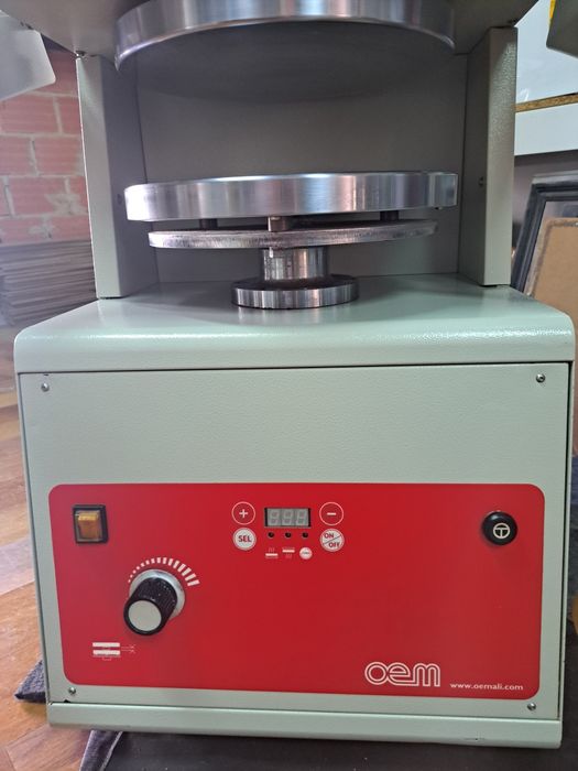 Formadora automática de bases de pizza