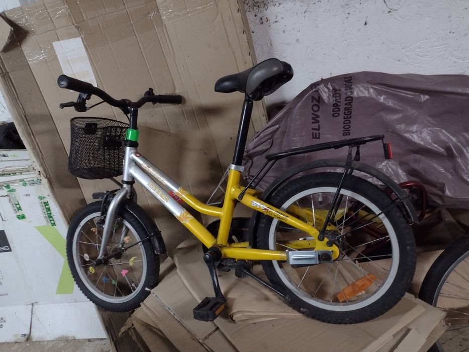 Solidny rowerek dziecięcy z Norwegii -hamulec bagażnik-na kółka boczne