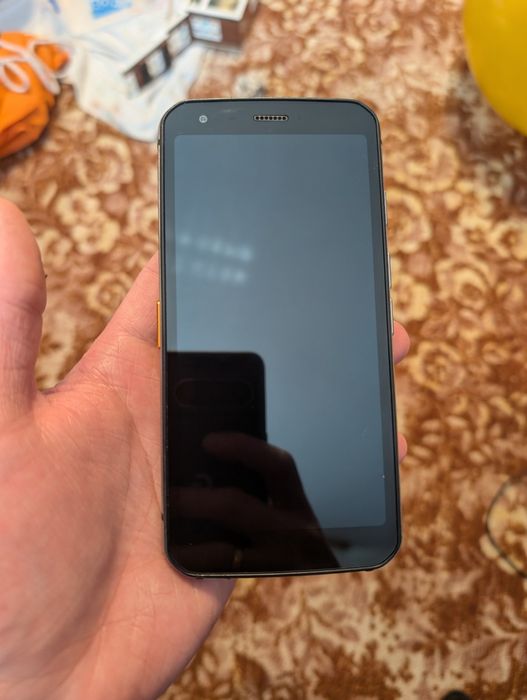 Защищенний Смартфон Caterpiler s62