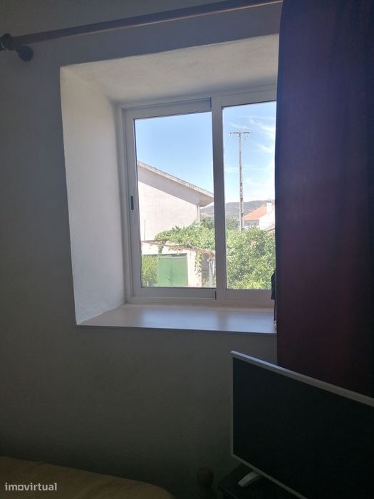 Moradia - piso superior T2 com arrecadação