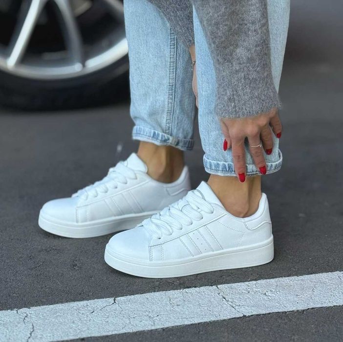 Женские белые кроссовки кеды