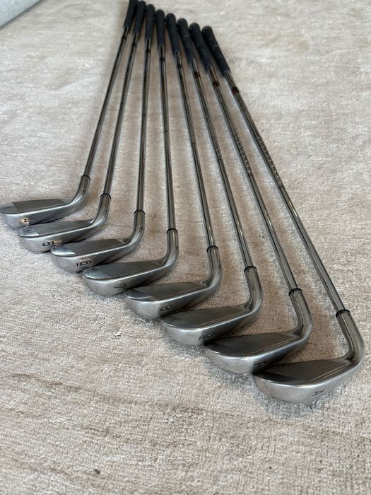 Callaway RAZR X NG Iron Set: 4-9 + PW + AW
