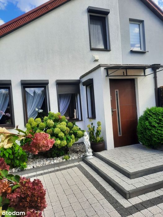 Przytulny dom z garażem w świetnej lokalizacji