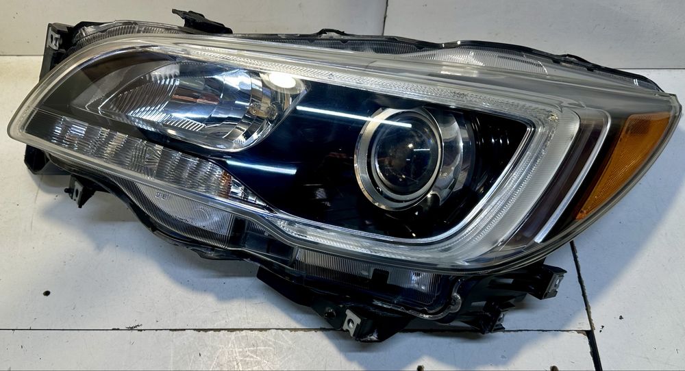 Фара левая Subaru outback Legacy B15 xenon USA 2015 2016 2017