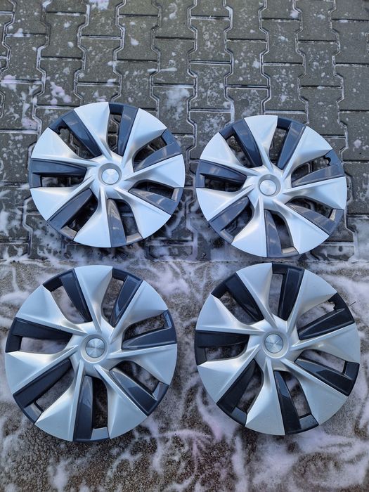 Продам Ковпаки Tesla Model Y