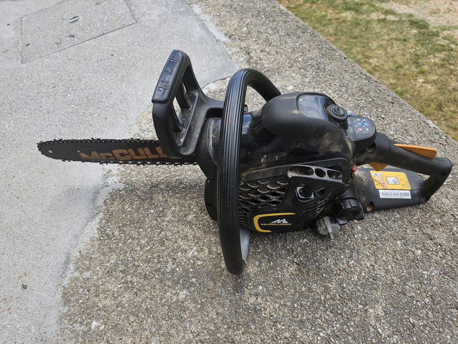 Motosserra com pouco uso