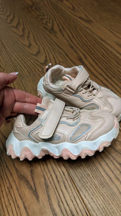 Кросівки кеди для дівчинки дуже легенькі розмір 28 устілки 17 см