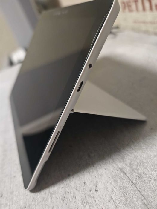 Планшет Microsoft surface Go 1824 4/64Gb