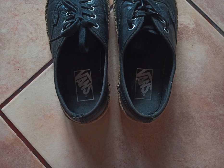 Czarne skórzane trampki VANS z plecioną platformą