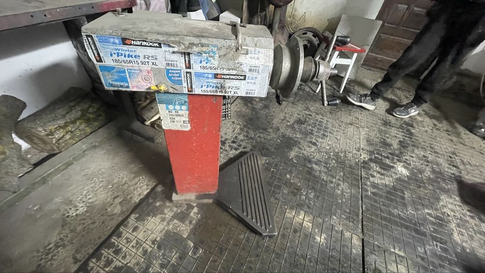 Балансировочний станок колеса