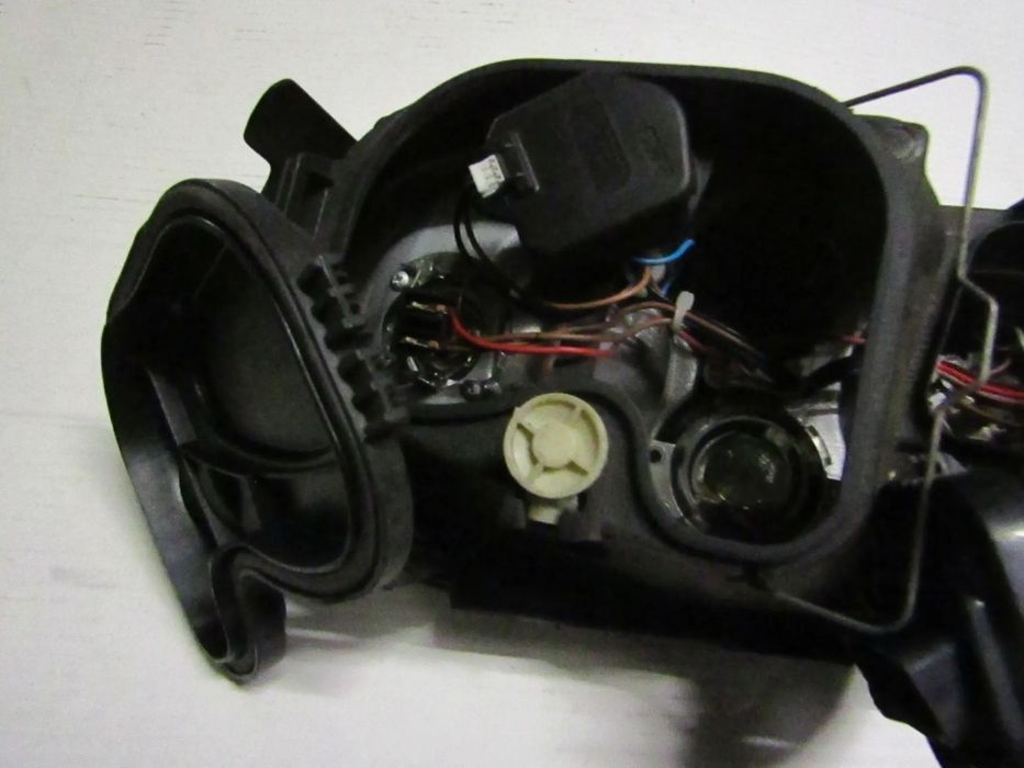 Farol VW GOLF  4 (ver descrição)