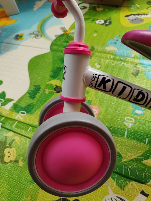 Продам дитячий біговелосипед на 1-3 роки