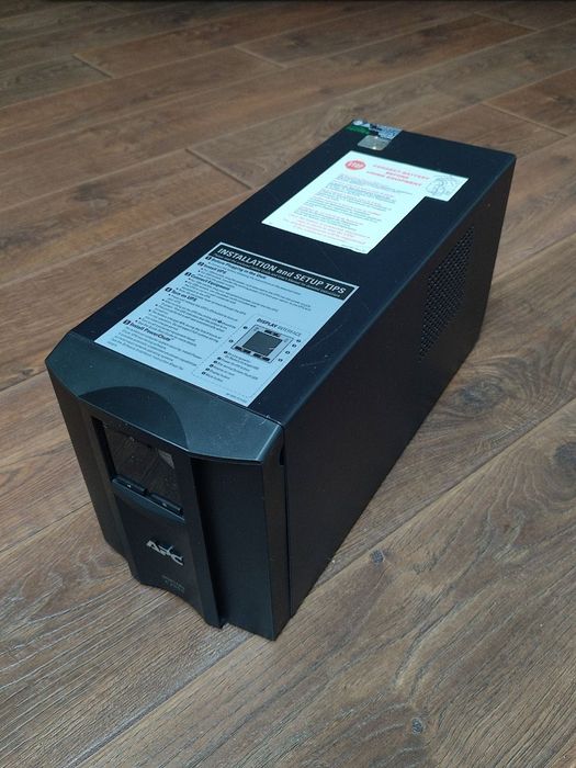 Безперебойник APC Smart-UPS 2000 ВА (SMC2000I)